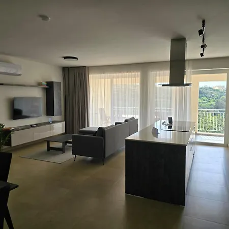 The Valley Collection - B7 * Xaghra