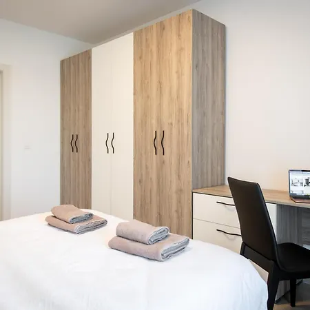 The Valley Collection - B7 *